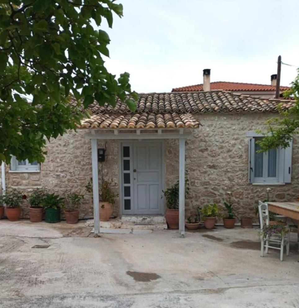 Aνεξάρτητη Παραδοσιακή Πέτρινη Κατοικία Corinth エクステリア 写真